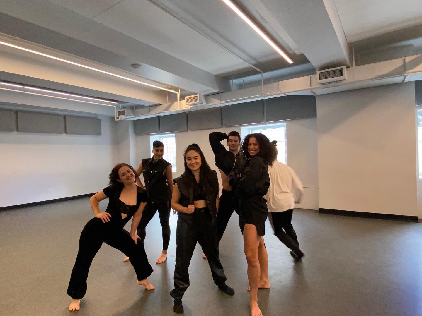 A little peak from behind he scenes of the @gothamdancetheater residency this past week thanks to some wonderful funding for NYC artists! Makes me so happy to be at the studio all week getting my tushy kicked by these fierce dancers! In 6 days and ar