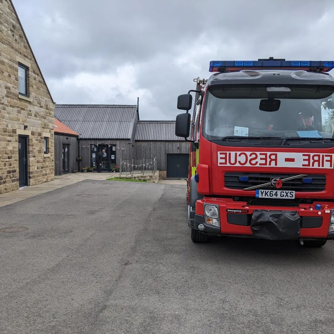 Any budding Firefighters out there?  The local Fire Brigade are at The Hub Cafe till 1pm.to chat about anything you want to know...

#fire #localinterest #fryupdale #danby #lealholm #northyorkshiremoorsnationalpark