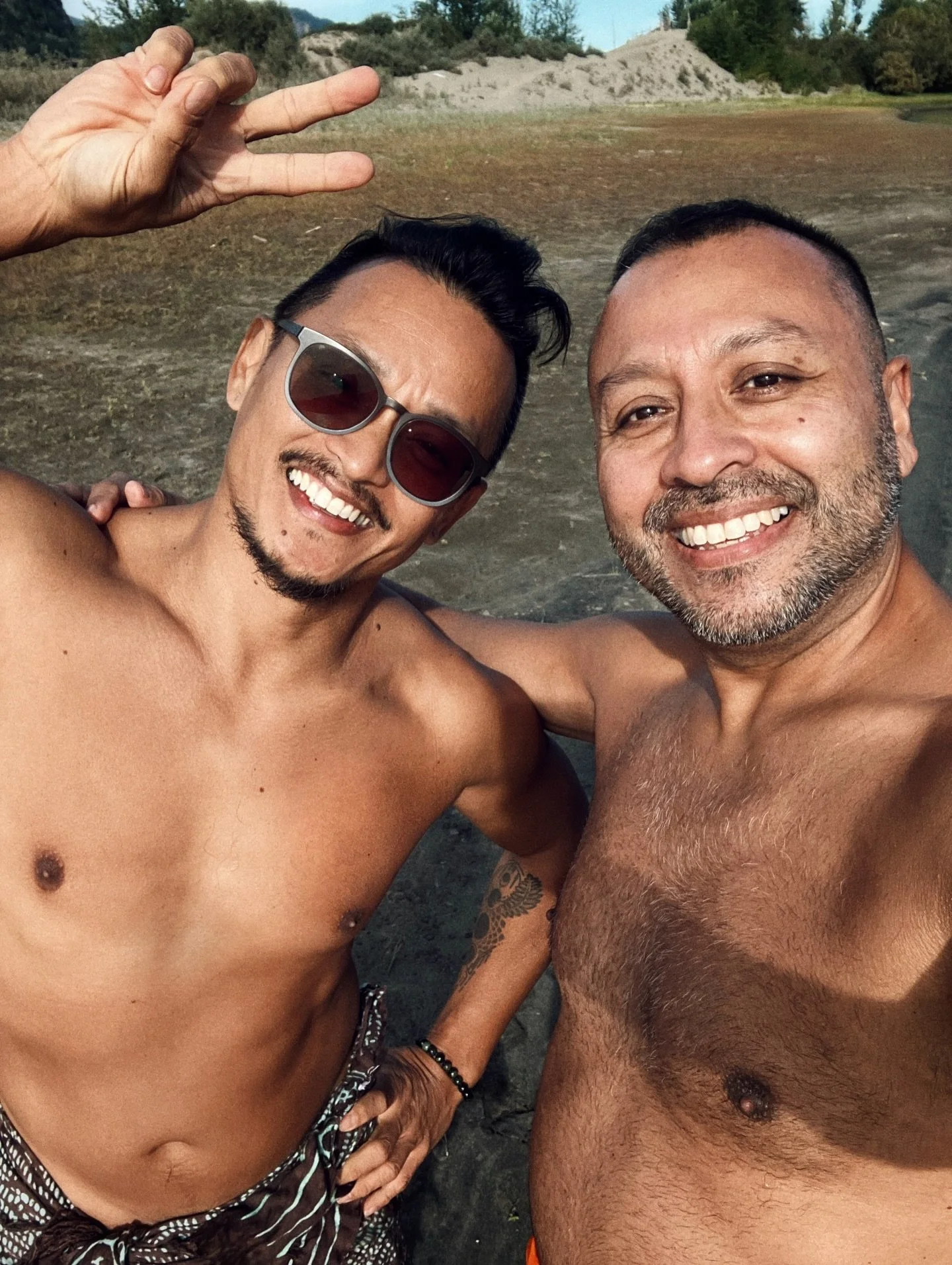 Big appreciation post for Alex @nyclatinophoenix who traveled from the east coast big apple city to come all the way to the 🌲PNW to check out this city of Portland Oregon to attend a special retreat in the forest. I had the pleasure to take him to s