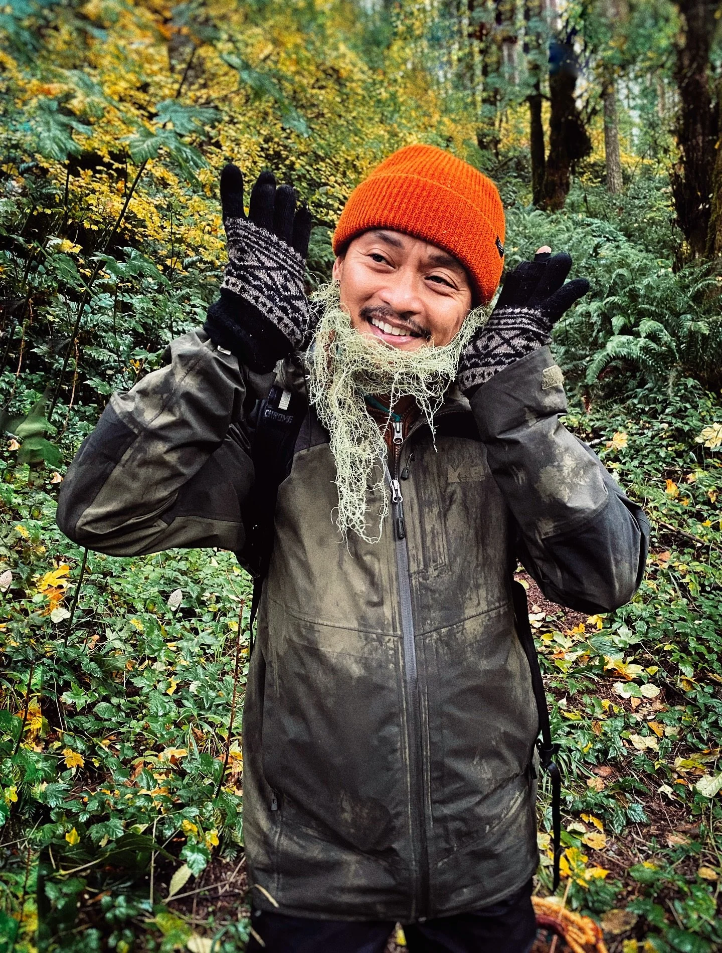 Celebrating another solar ☀️return this weekend with this beloved crew. What a blessed day to be with this company in the grand presence of powerful waterfalls and a fertile forest in the peak of Autumn. We were reminded to stay wild, be free,  and f
