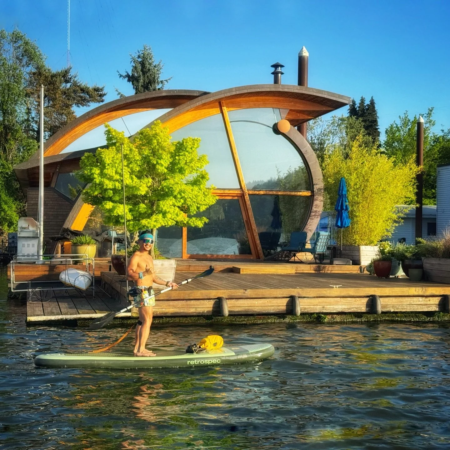 1st day of summer came early in Portland so we took to the river at Sellwood Park to cool off! My inaugural paddleboard trip this year was stunning 🤩 to be in the cold but refreshing waters. A few other people had the same idea. Thanks to Anthony an
