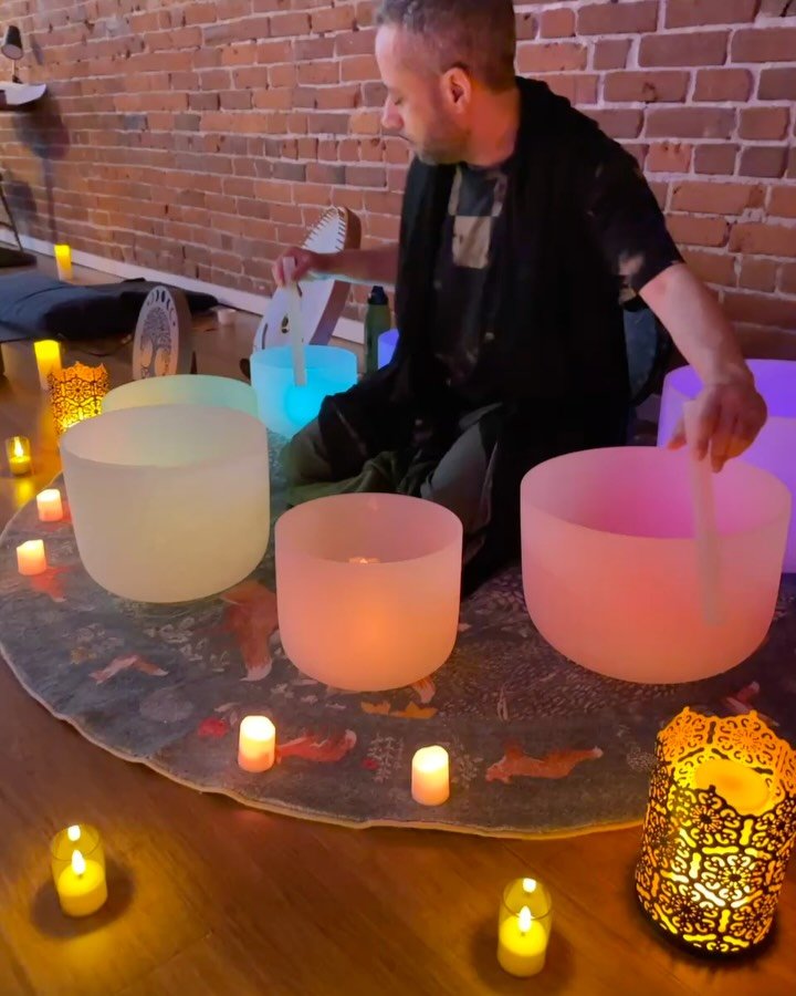 Queer + Trans Community Healing

Charlie &amp; Sunray are teaming up again this month to bring the 2SLGBTQ+ community another soothing evening of restorative yoga and melodic sound bath.

For all genders and queer identified folk. We are creating a s