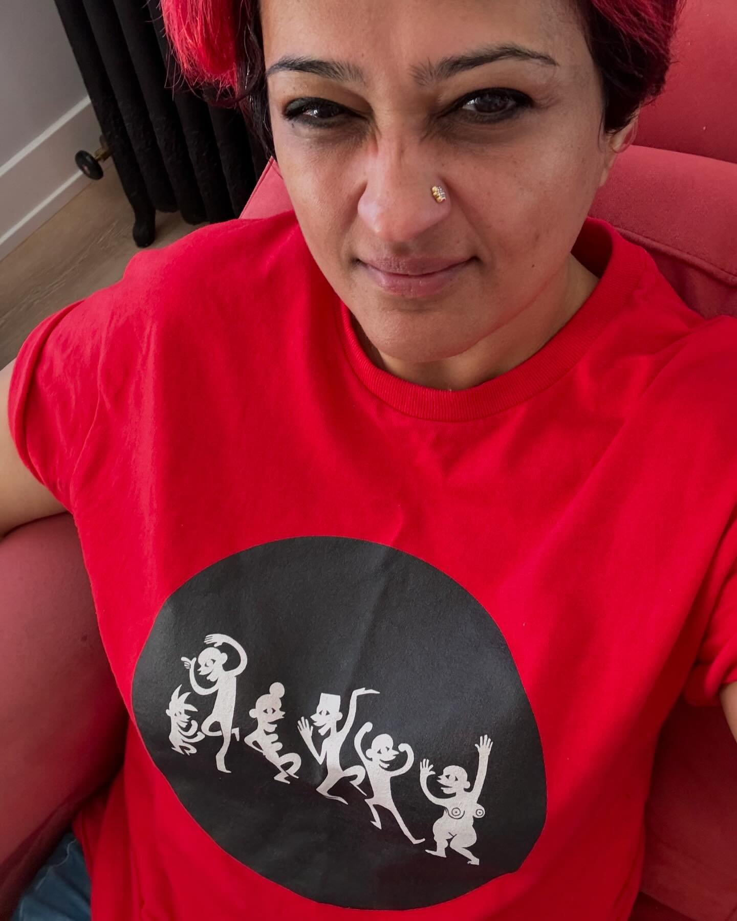 Vanishri is wearing the Happy Happy Joy Joy Black &amp; White &amp; Red Tee from rudeboy. Thank you for your support Vanishri! &bull; Merchandise in Shop
-
#art #artist #hubertnealjr #ivgallery #painting #painter #fineart #contemporaryart #figurative