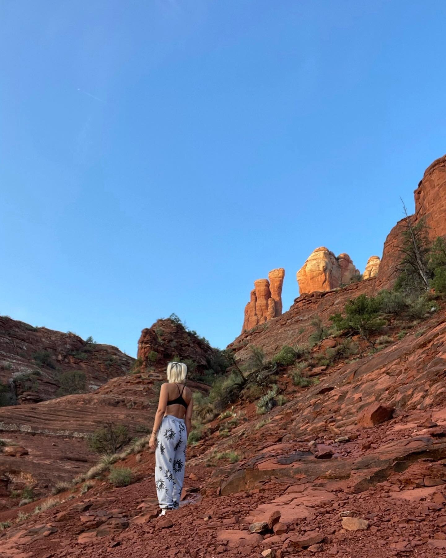 Sedona has a SUPER SPECIAL place in my heart&mdash; my first visit there was a solo trip where I rewired my subconscious via EFT (into FINALLY loving myself) and the second was a birthday trip (where this pic was taken) almost 2 years ago. I&rsquo;m 