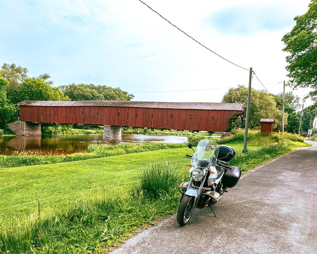 Took a little cruise on the old 1200R to the only remaining covered bridge remaining in the beautiful province of Ontario. Just one of the many little sites you can see right here in the area this summer, so excited to be sharing my travels with you.
