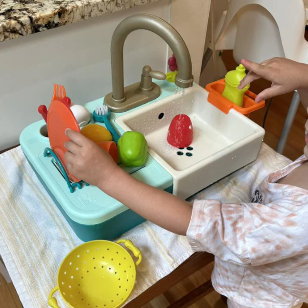 B. toys Running Water Play Sink - Splash-n-Scrub Sink - Kids Kitchen Playset.png