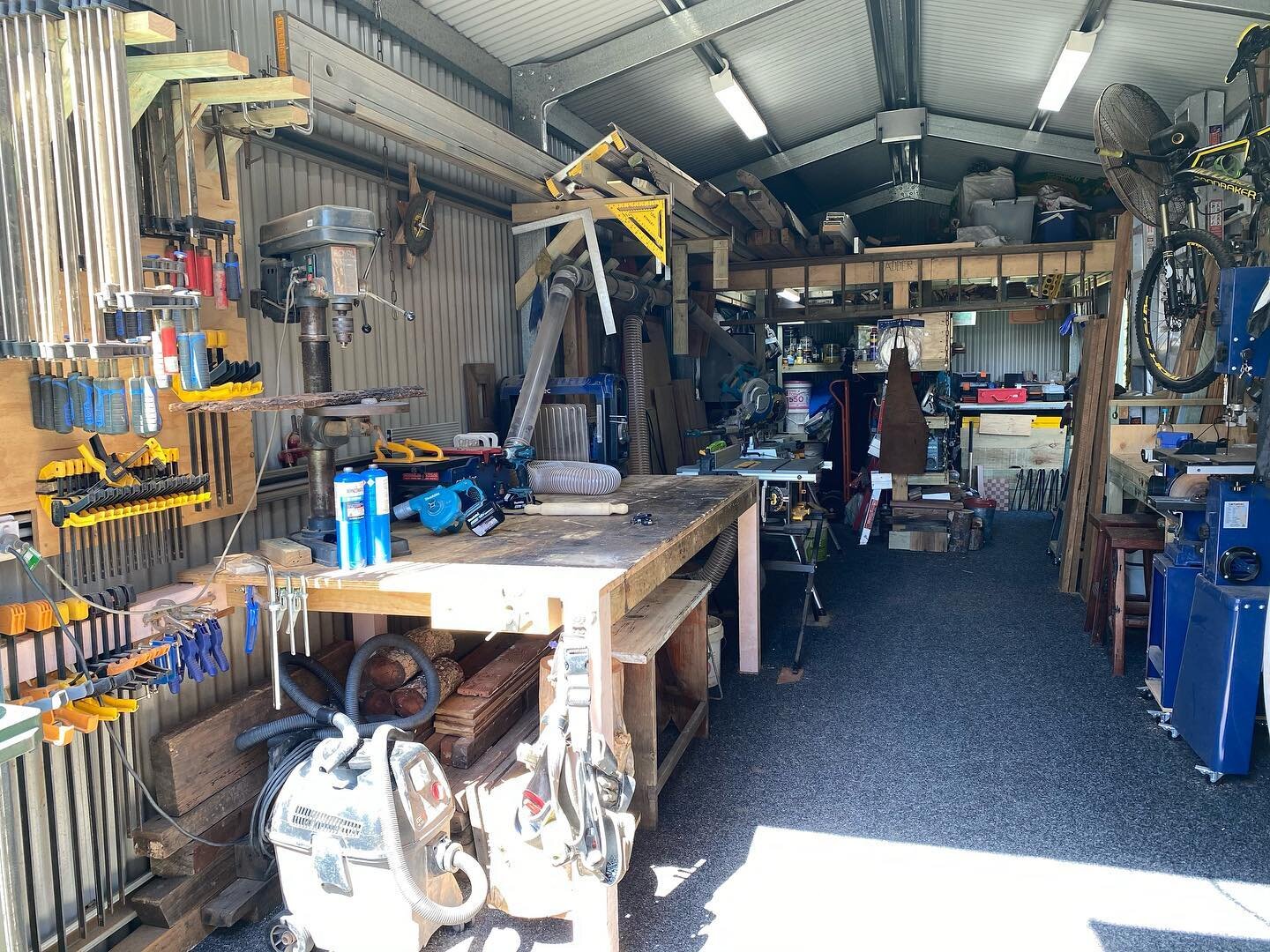 Ya gotta love a clean workshop and an extensive selection of recycled hardwood... 😁 what would you like made??? 🔨⚒🪚⛓🪜🕰🚤After doing a pretty solid 4 weeks work and not much surfing I&rsquo;m pretty happy to have just had a little clean up 😉 #ru