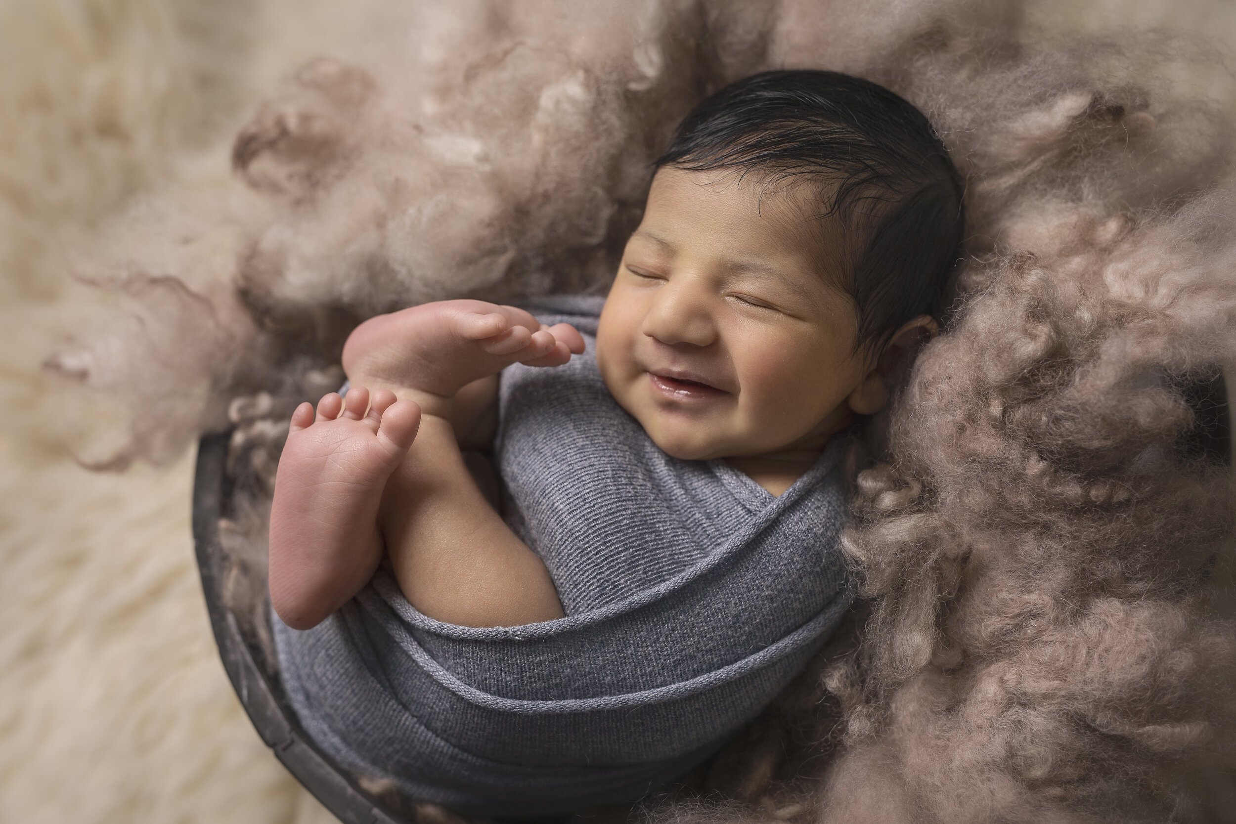 how to choose your newborn baby photographer