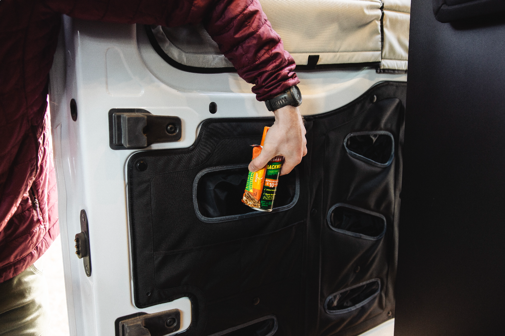 VanEssential-FORDSLIDELOWER-2.png