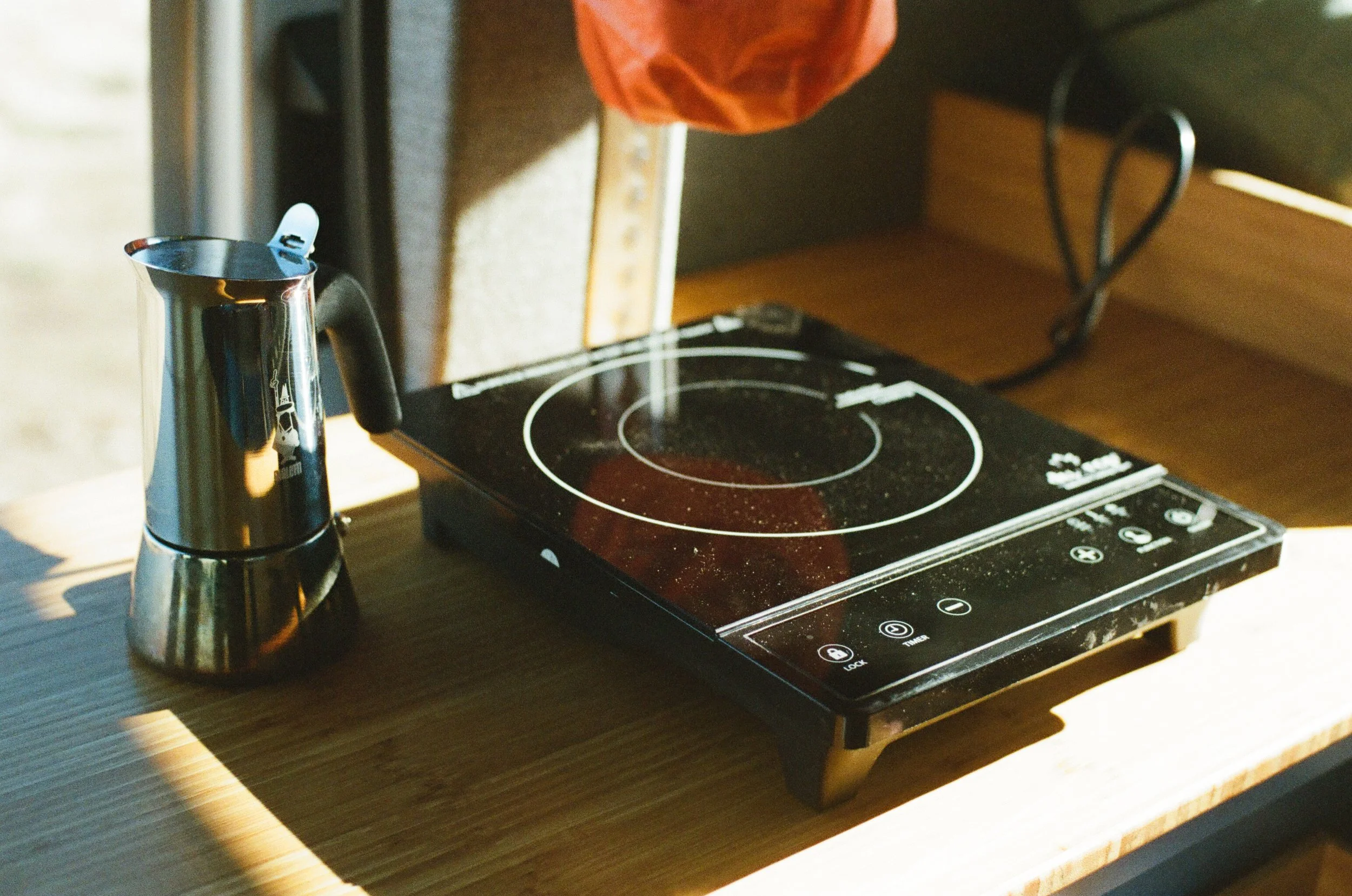 camper-van-induction-cooktop-moka-pot.jpg