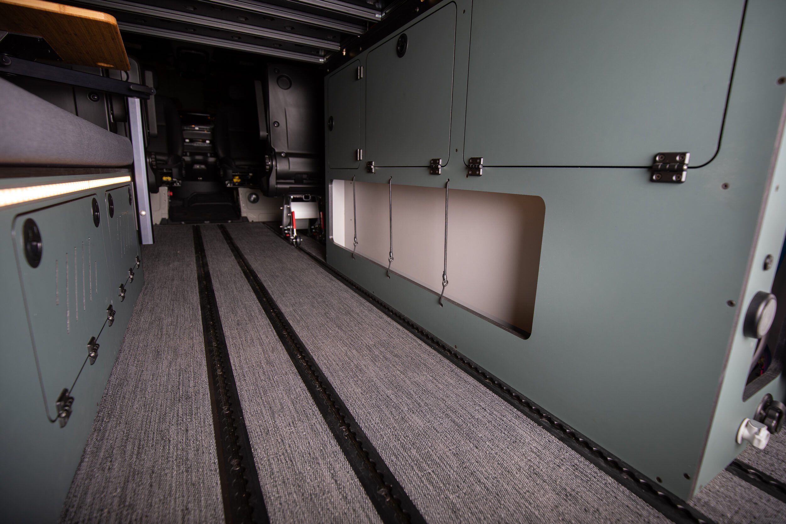 14-sprinter-144-l-track-floor-and-cabinets.jpg