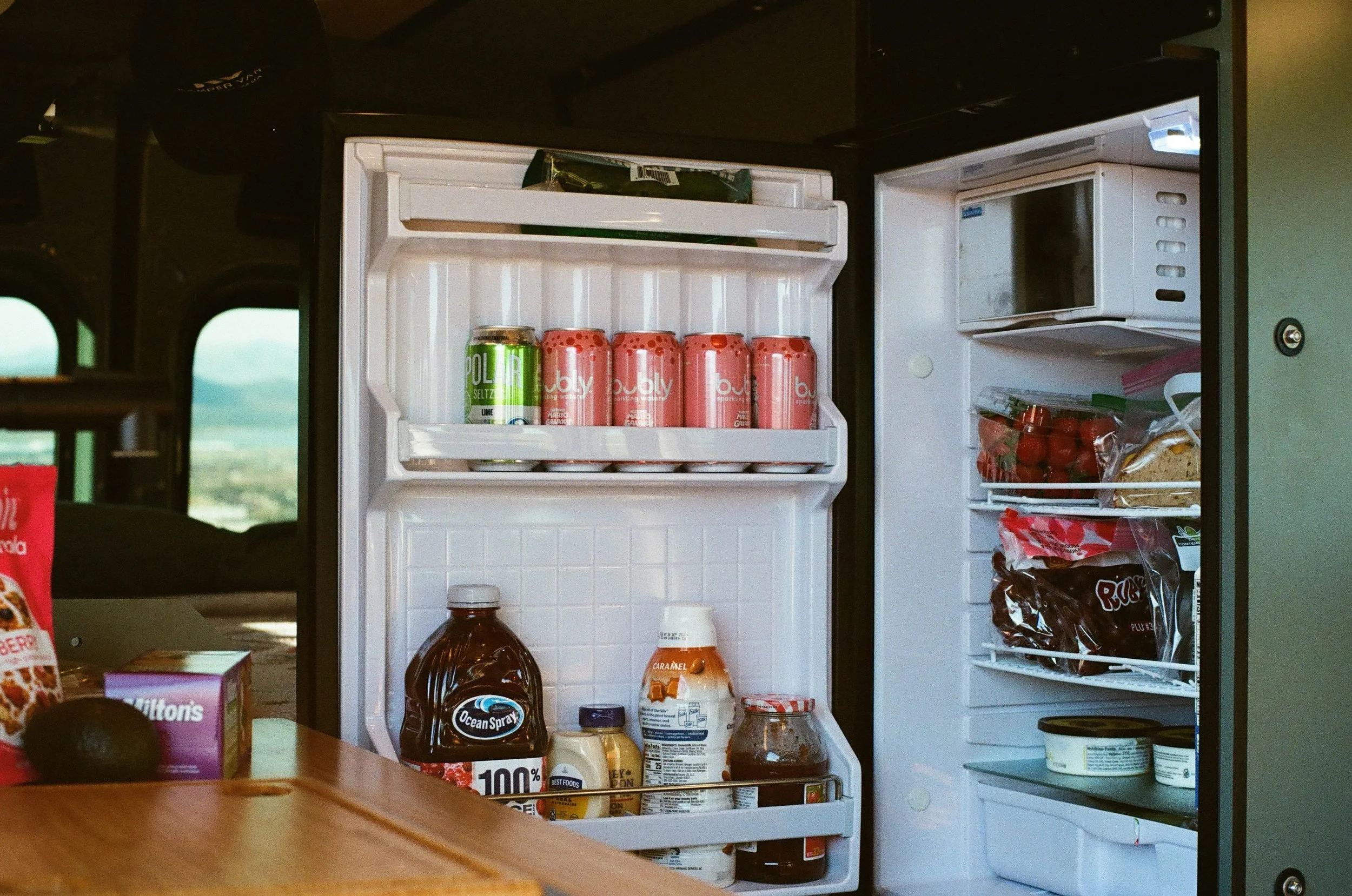 08-isotherm-cruise-130l-refrigerator-kamper-vans-galley.jpg