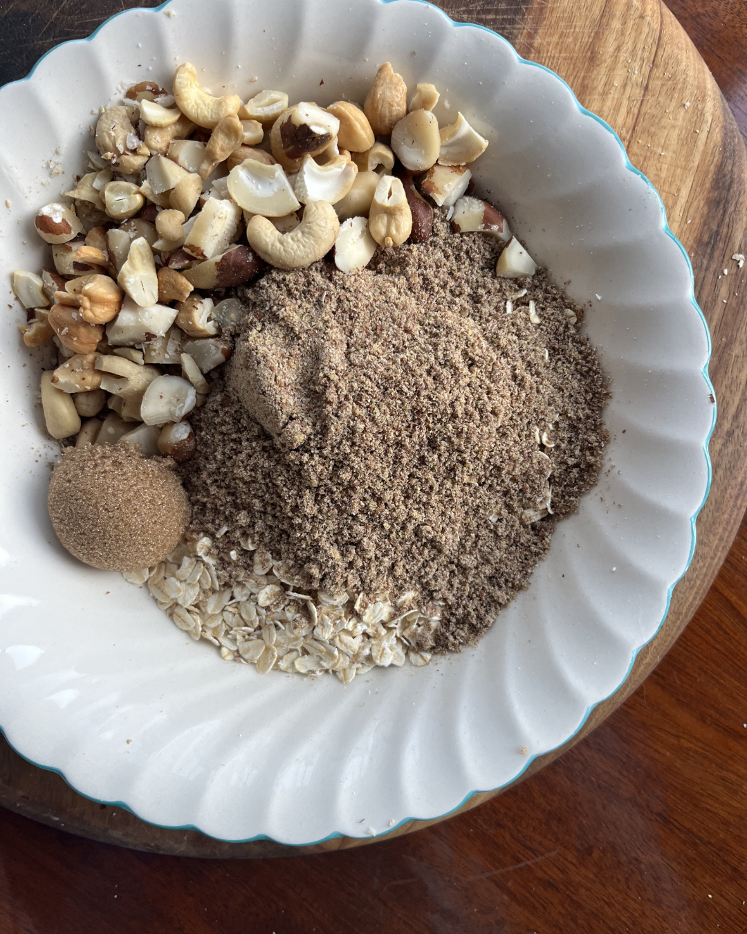 crumble-topping-mix-nuts-oats-linseed.png