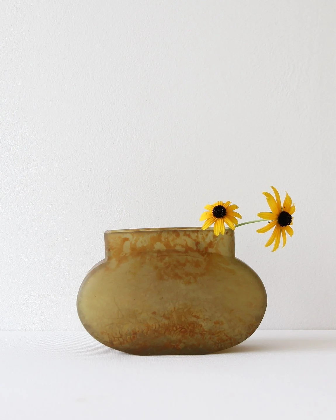 Kronbali-Vase-Jaune-Daum-Nancy1g.jpeg