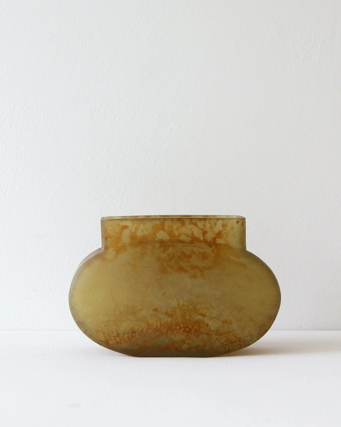 Kronbali-Vase-Jaune-Daum-Nancy1d.jpeg