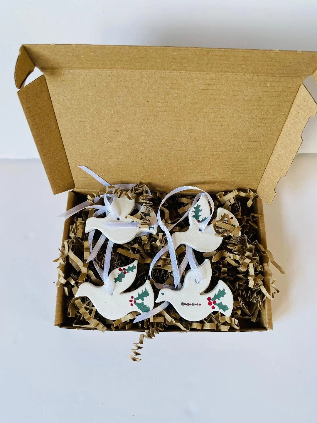 Clay Doves Hand Painted Berries Giftset.jfif