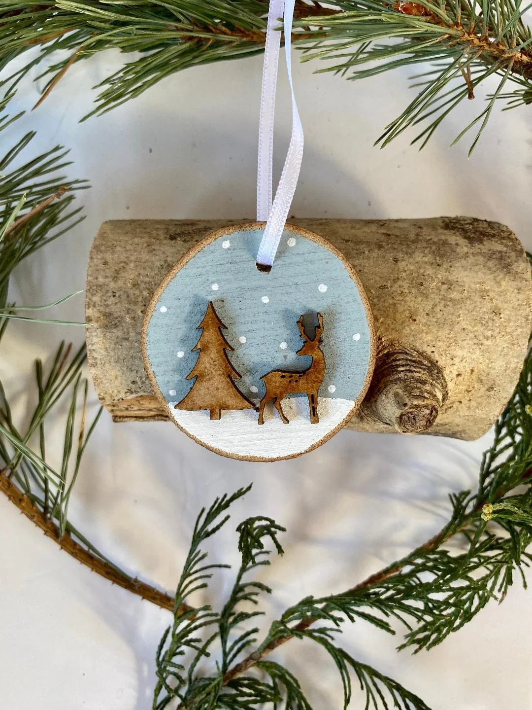 Reindeer Wooden Disc Decs.jfif