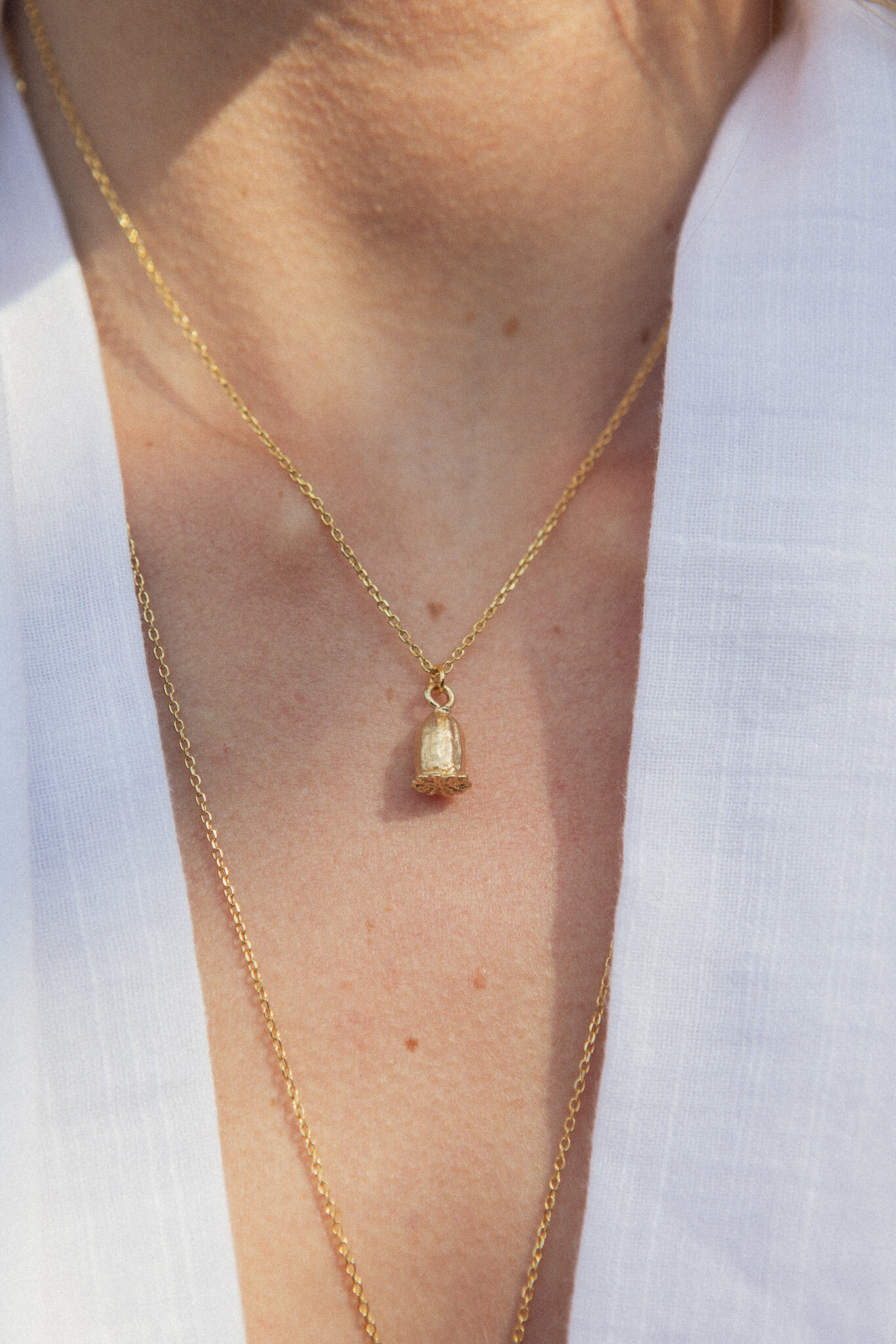 Collier capsule de coquelicot, Pièce unique