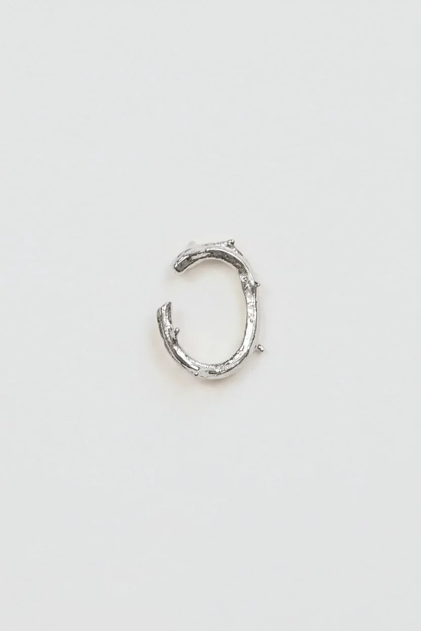 Packshot_Mini Earcuff Ronce Sauvage_Argent_Margaux Toussaint_LD.jpg