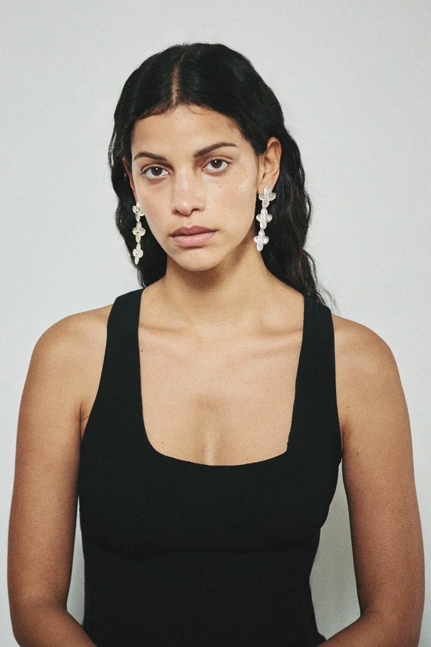 Boucle Maxi Hydrangea_Argent_porté_Margaux Toussaint @Agathe Boudin - LD.jpeg