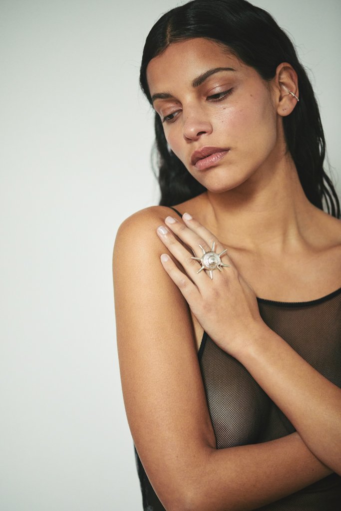 Bague Coquillage Argent_ porté_Margaux Toussaint_LD.jpg