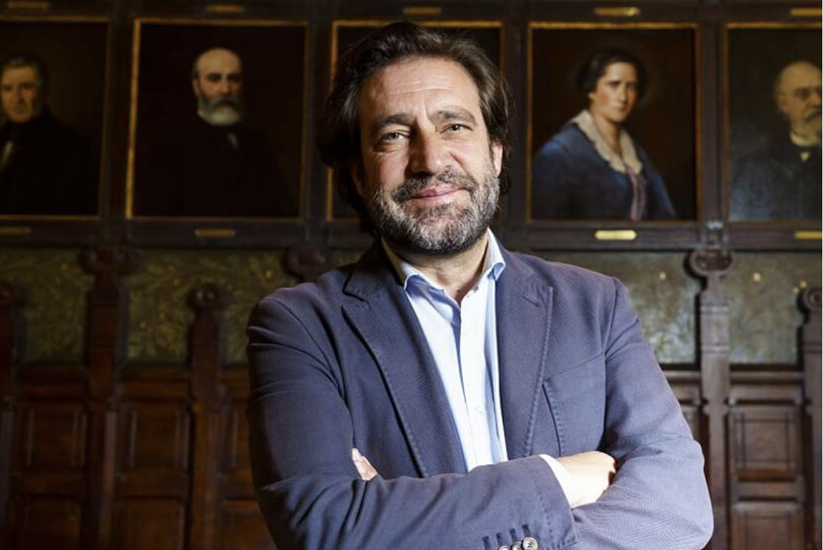El sociólogo que aspira a modernizar el Ateneo pese a la vieja guardia