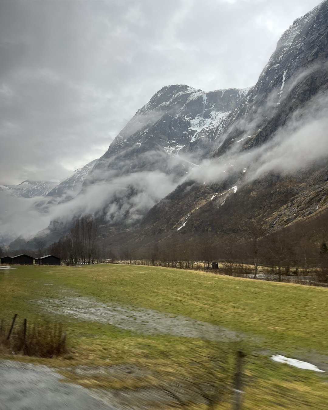 Sherrie-Leigh-Jones-Nærøydalen-Valley-Mountains-Norway.jpg