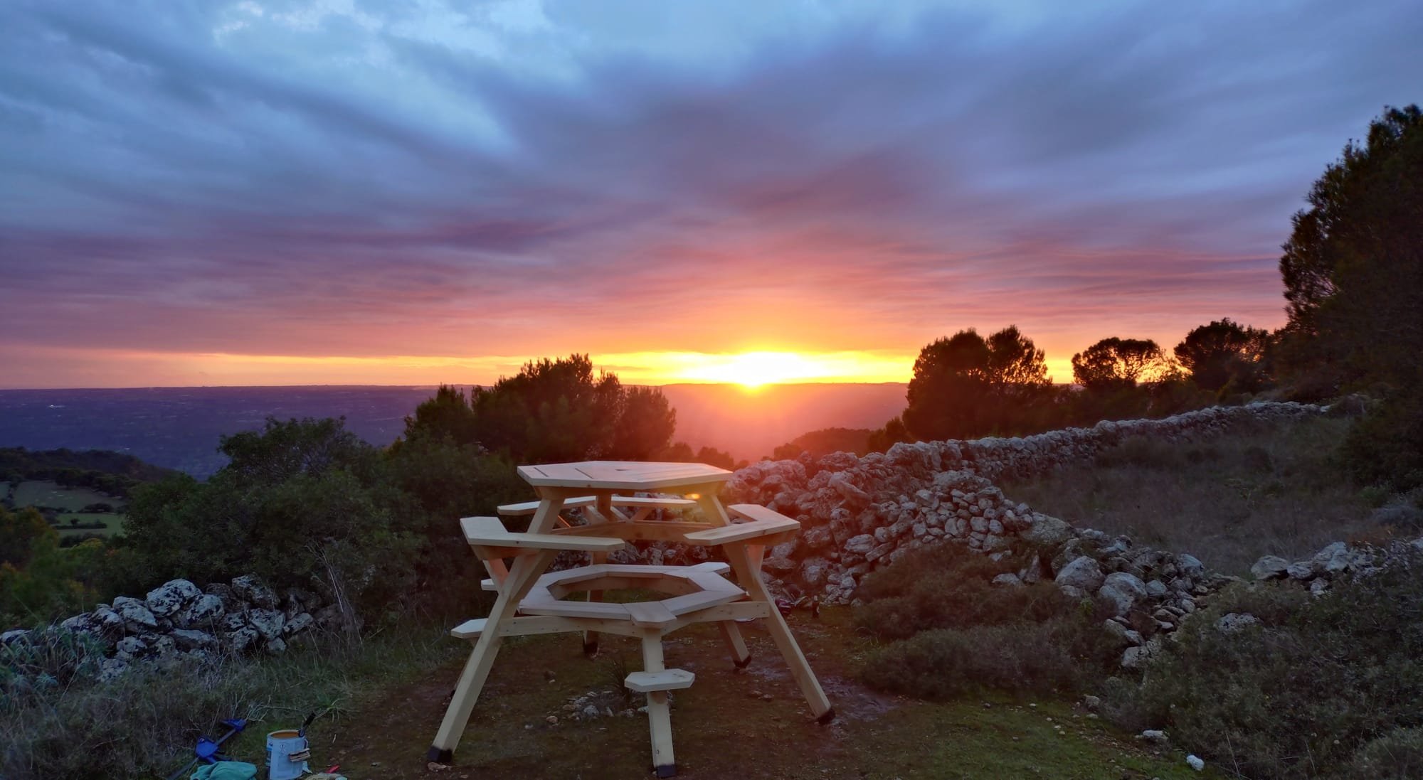 hill sundowner table.jpg