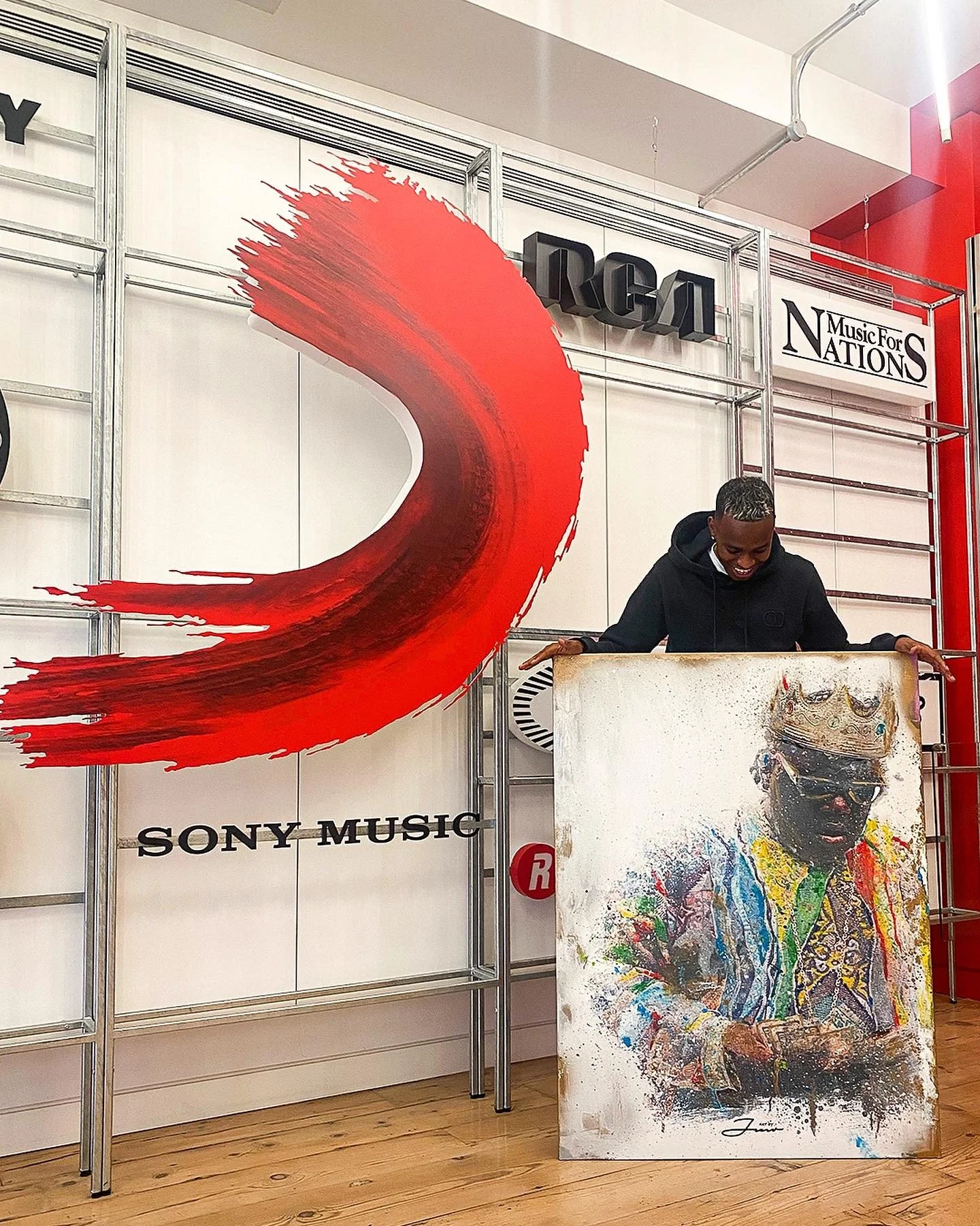 It&rsquo;s crazy but finally got one of my pieces in the @sonymusicuk office 🤝

Finished piece for the bro&rsquo;s @abditv_  @imjustbait @weareblkmusic new office 🖼

For more artwork follow my page @art.byjmr 🎨