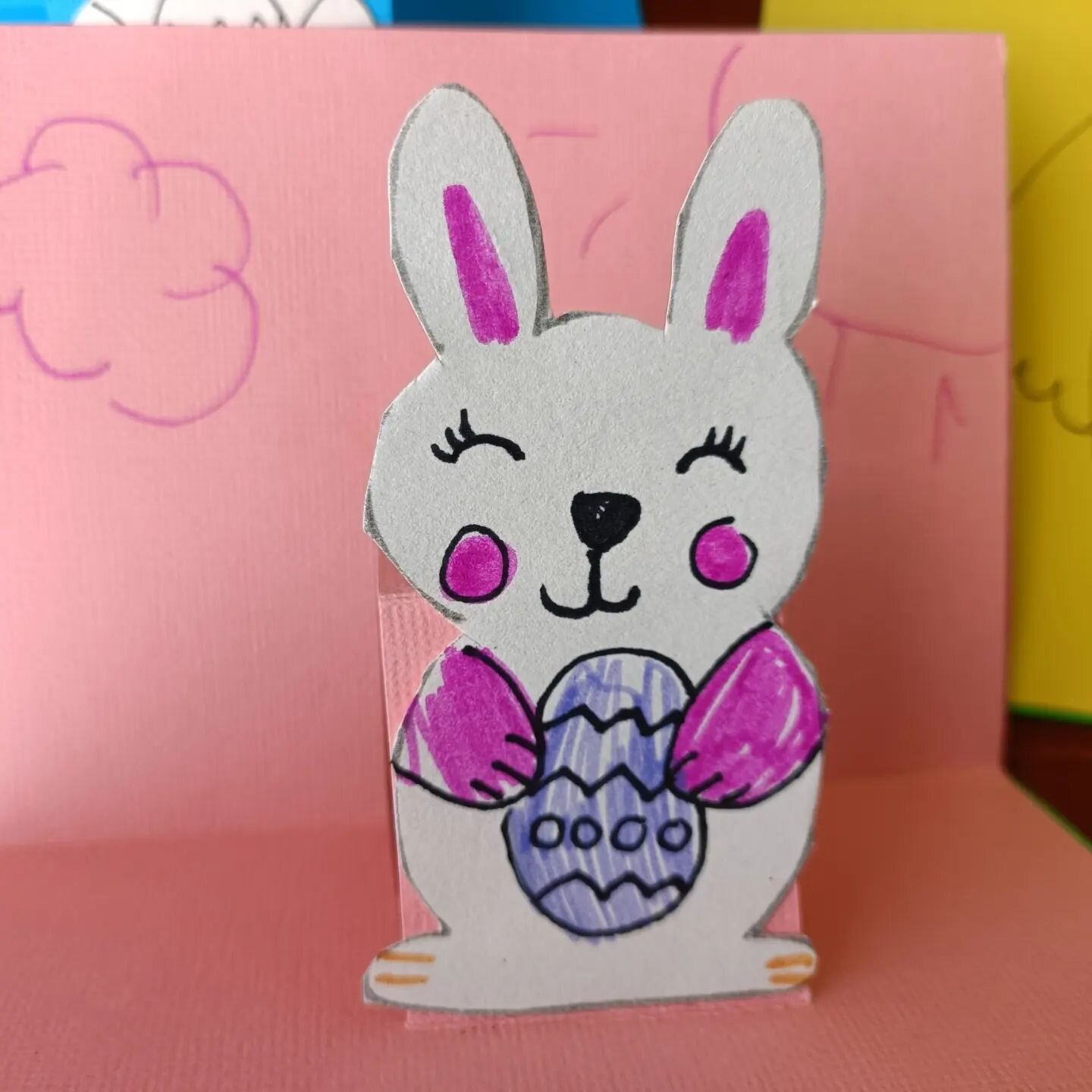 @arty.kidsclub hopes the Easter Bunny left a few treats for you this year.

Check out these wonderful Pop up spring cards made by the children in our afterschool club class. 🐇🐸🐣

New term starts next Wednesday.  Get InTouch to book your place. 

#