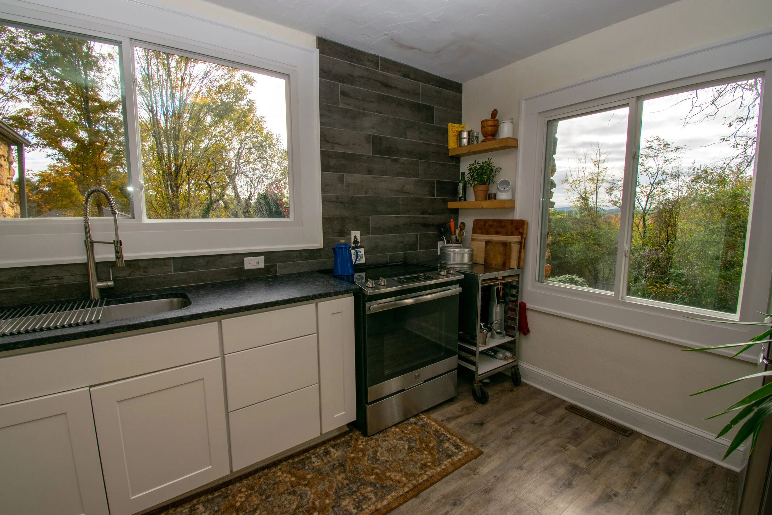 Kitchen3.jpg