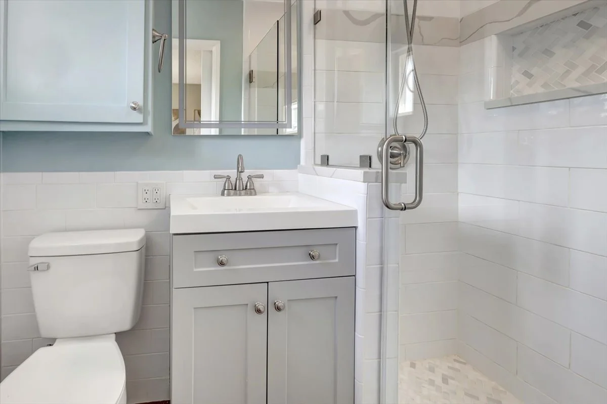 13-Primary Bathroom.jpg