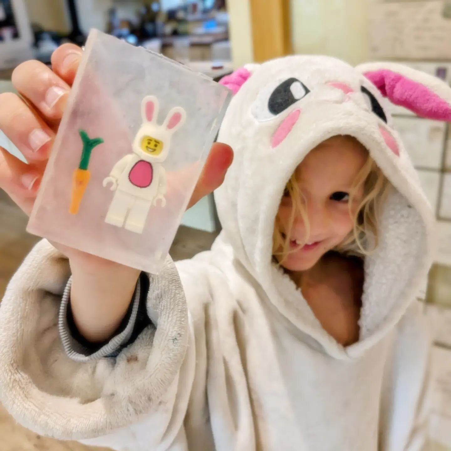 Bunny lover......My littlest (who is increasingly not that little, but you know still tiny and sits on my lap at any opportunity) loves bunnies. Part of the @jellycat generation that possibly may still be hanging into his teddy on his wedding night..