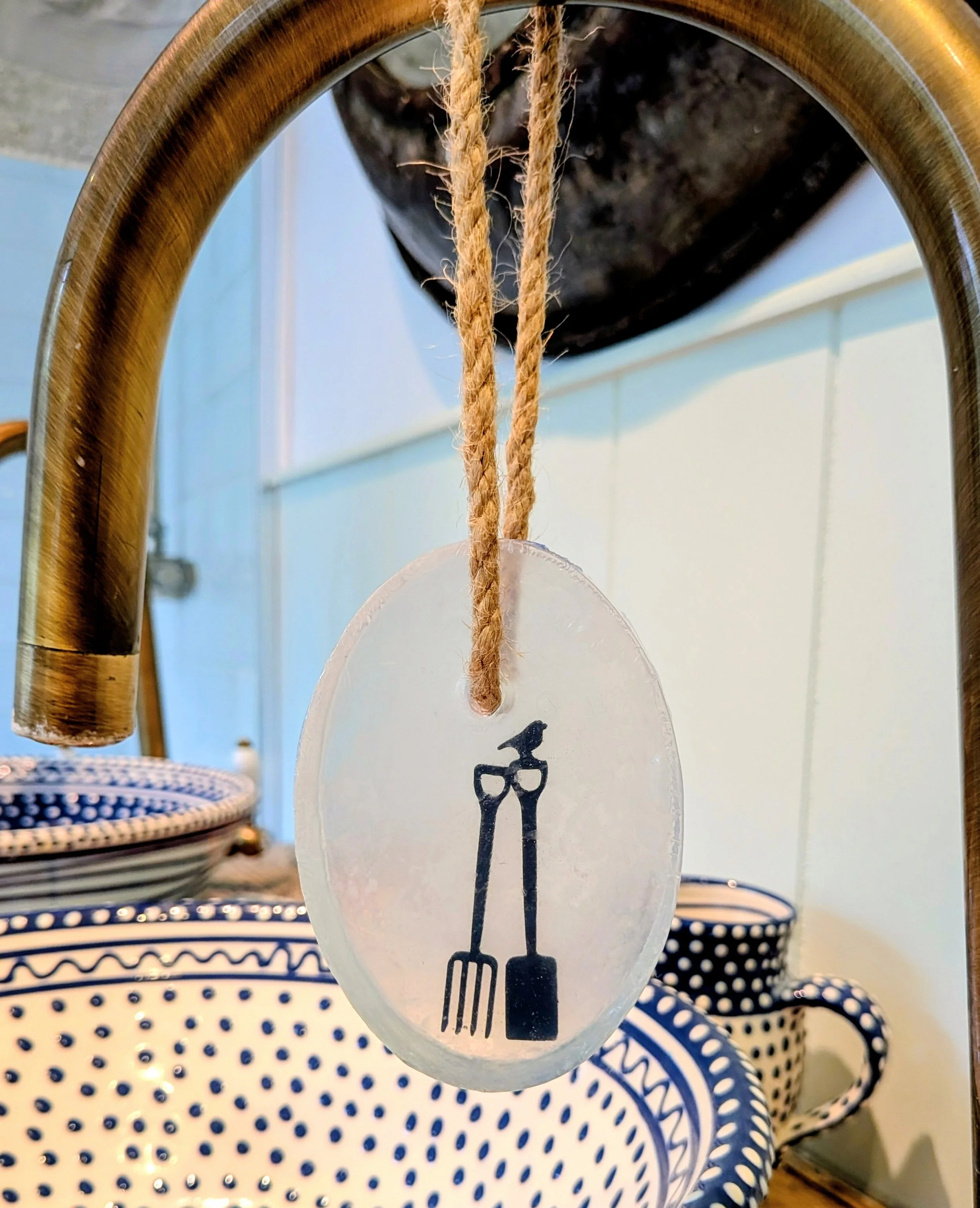 Robin on a spade - Soap on a Rope