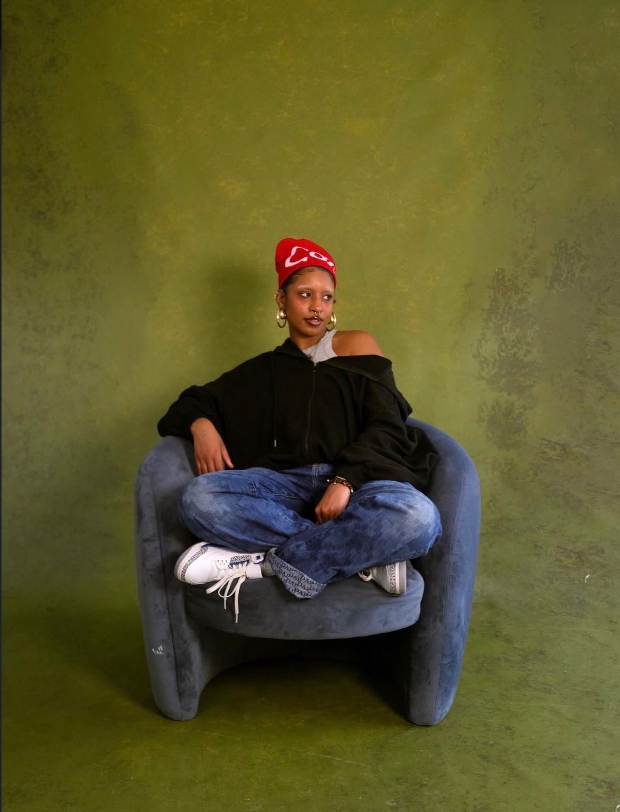 Meet Nevaeh.

Born in 1994 and working as a photographer in Boston since 2015, with a degree in Psychology from Lesley University and a plan to one day bring the two together through art therapy.

Her work is about the versatility of the Black commun