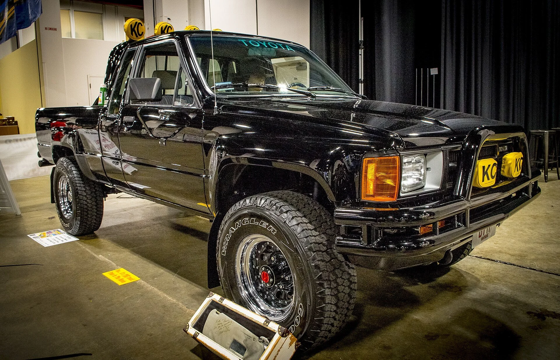 GE040_R02_07-vehicle.jpg
