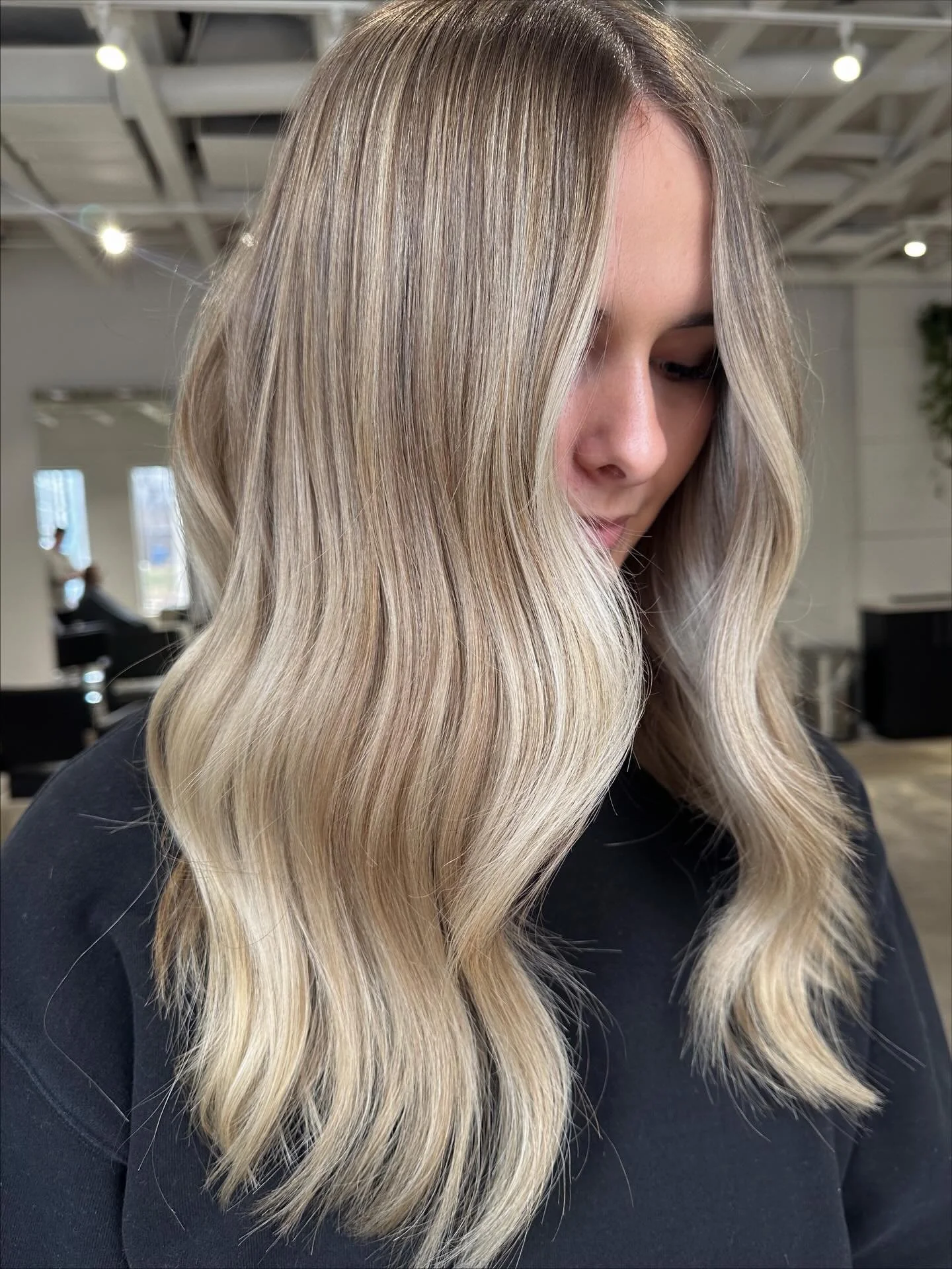 Blonding at every season. ❄️🩵 HAIR @styles.by.j slaying as per usual.