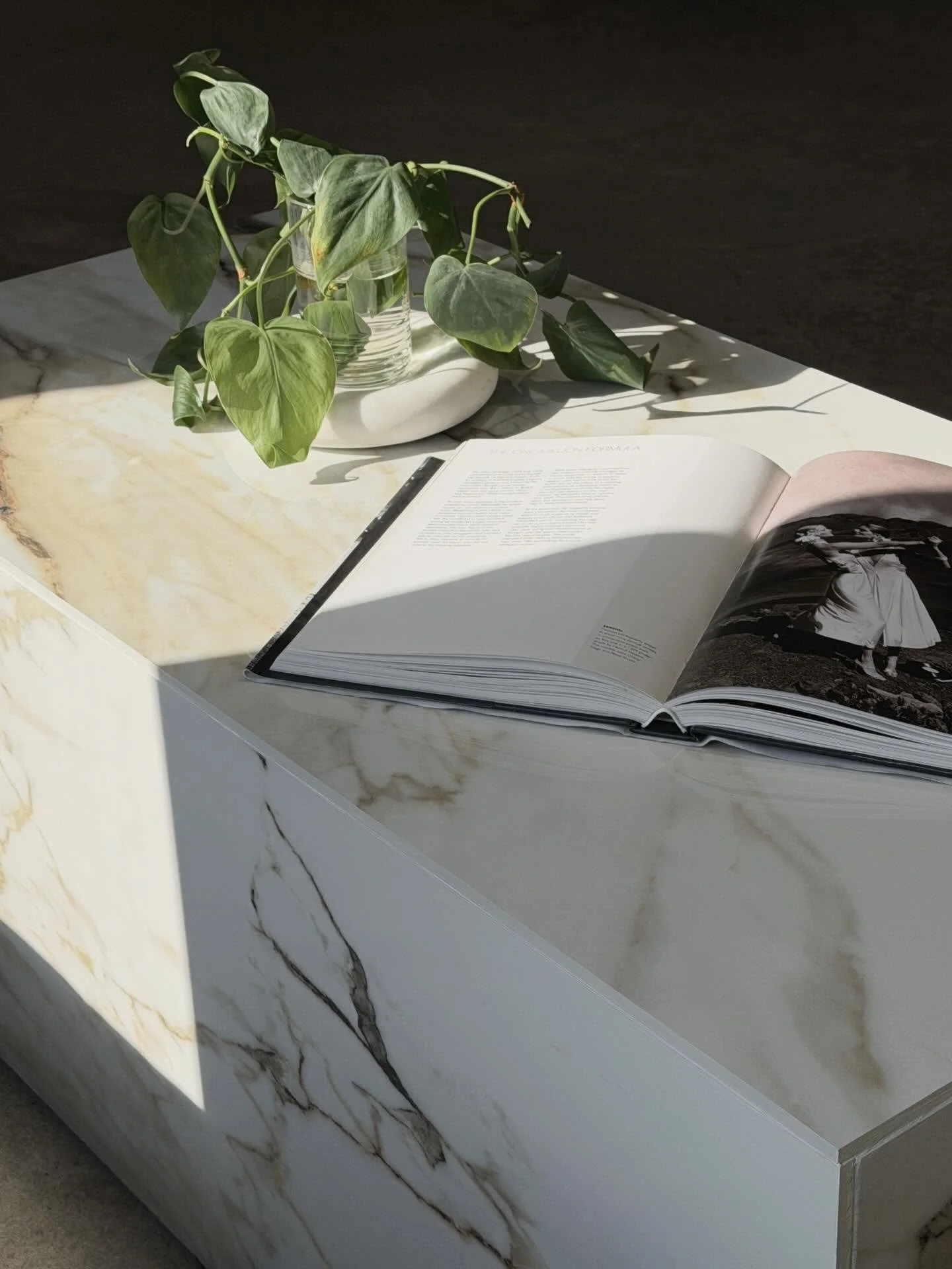 When the salon husband, maintenance man, videographer, support system, the guy who never asked for the job, etc&hellip; pulls through once again to create this masterpiece. Wow what a dream coffee table! 🪄We adore him for his many talents and suppor