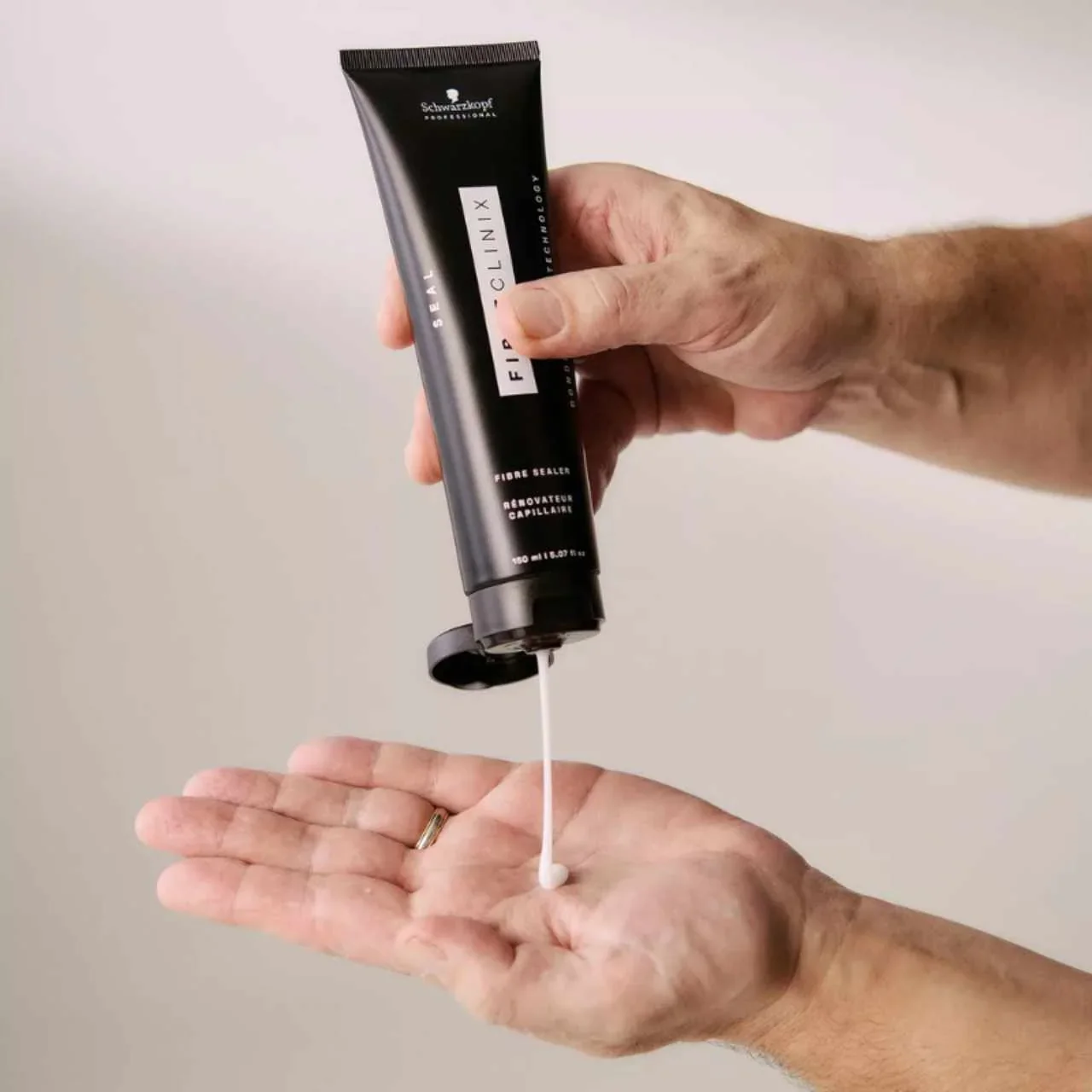 SchwarzkopfFibreClinixBondfinityFibreSealer150ml_2_2048x.jpg.webp