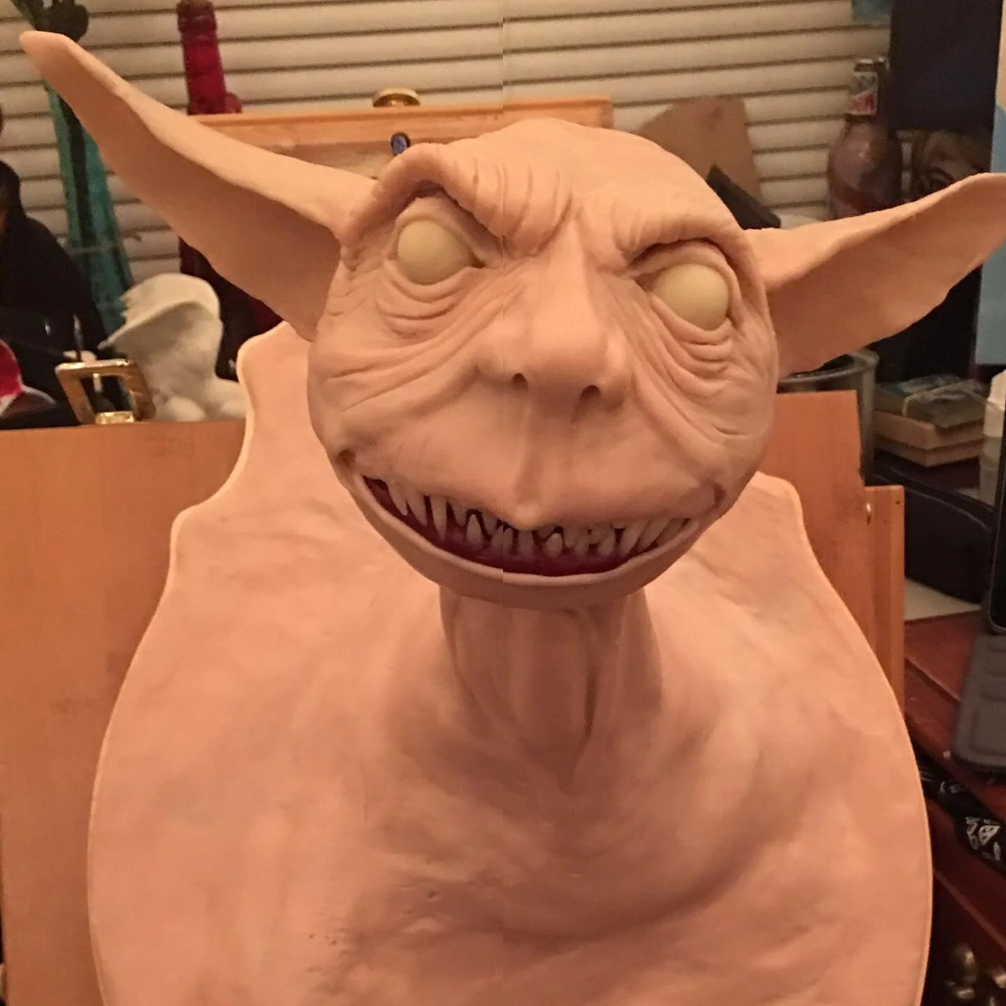 A sneak peek at my latest work..
I was hoping to have it finished for Halloween but my life got busy. ☺️
.
.
#fantasyart #fantasyartwork #thedarknessfanart #darkling #sculpey