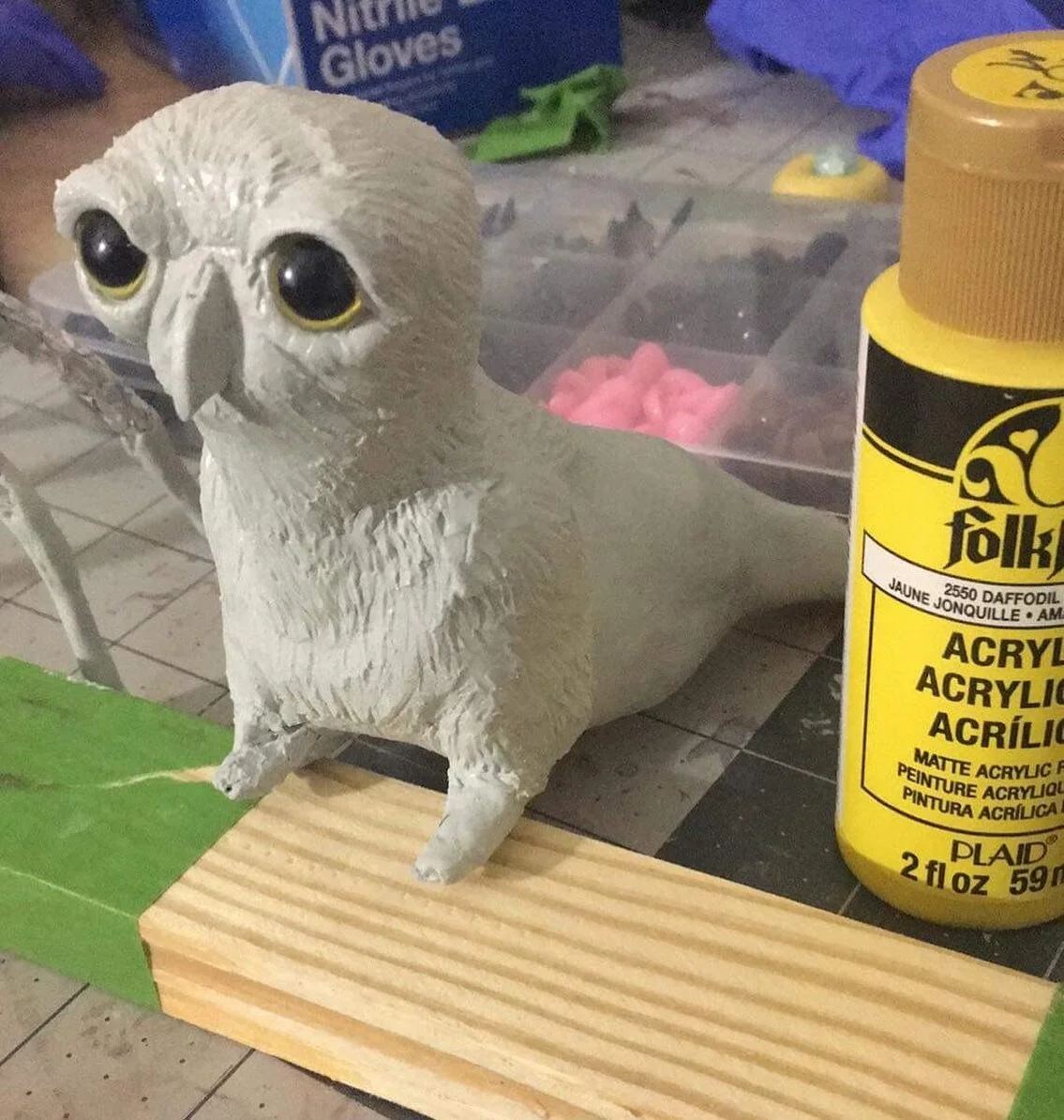 I know it&rsquo;s been a while. Currently working on a couple new paintings and creatures in the studio!
.
#avesapoxiesculpt #fantasycreatures #fantasycreatureart #owlface #sculptureinprogress #fantasyflockstudio
