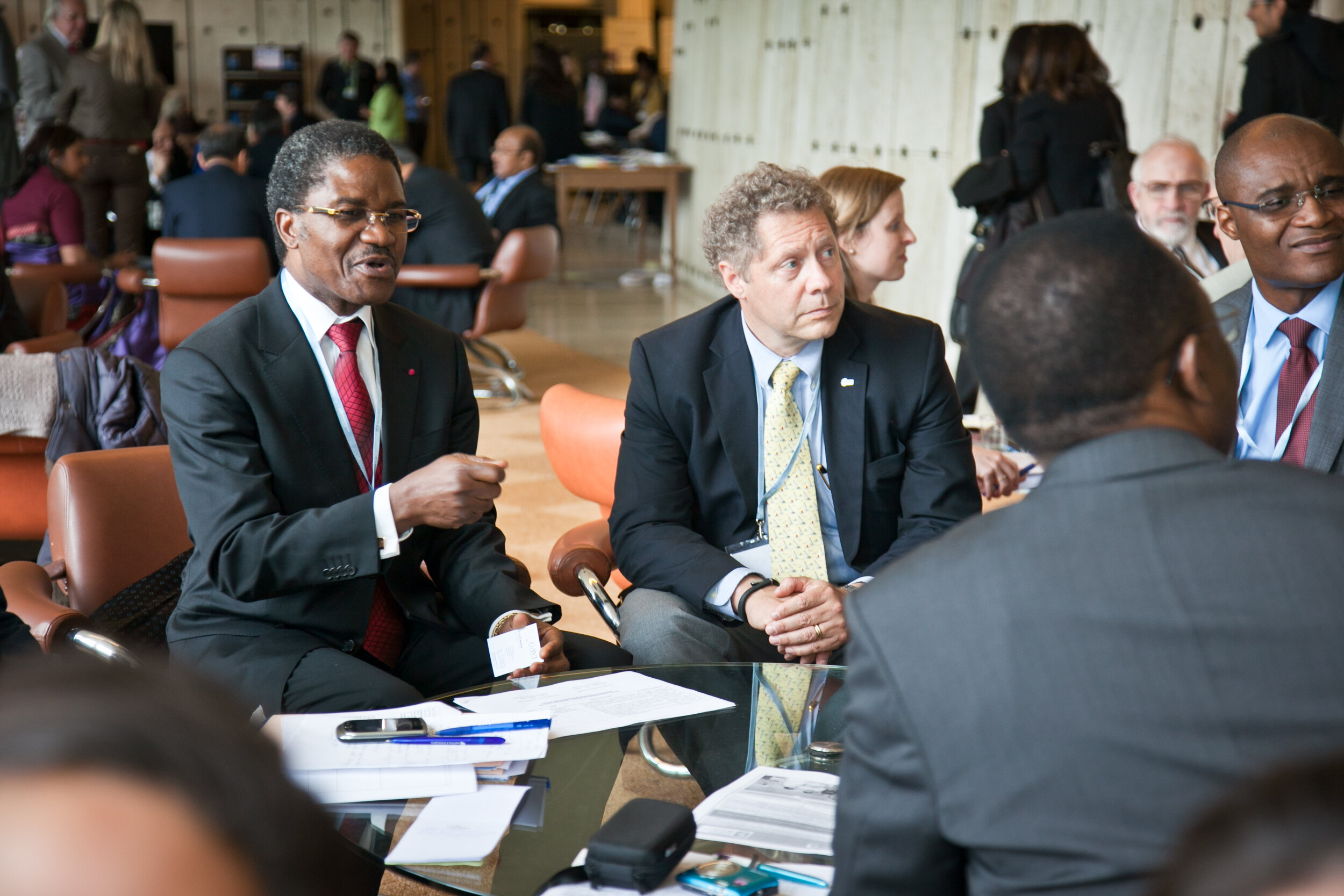  ©Trisa Taro. Seth Berkley, CEO of GAVI Alliance (center), and delegates from African Member States signing a partnership agreement 