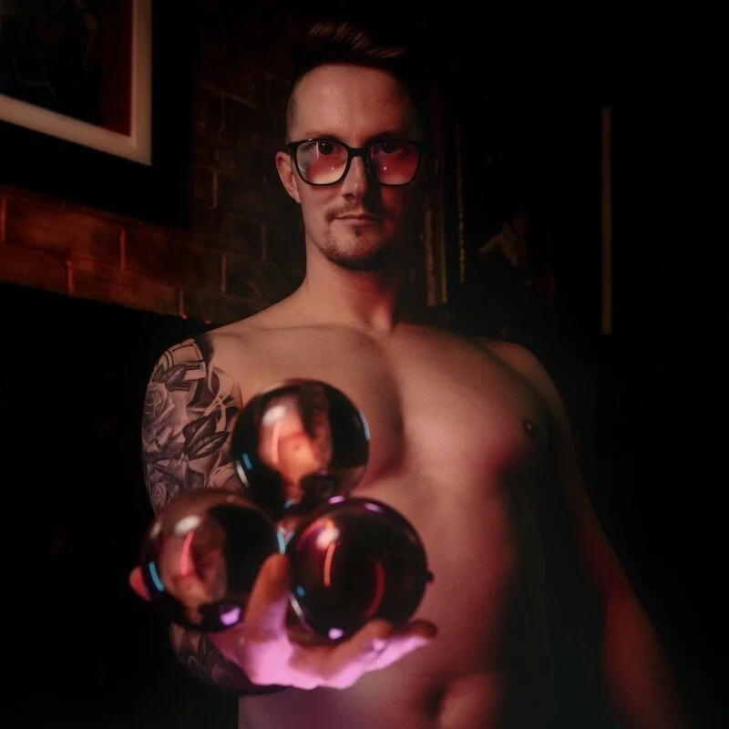 A mesmerising night of intrigue awaits, guaranteed to not be soon forgotten! Juggling, magic, mentalism, optical illusions and much more. Adelaide's own magician Ryan Razi aka "The Hipster Trickster" brings nearly two decades of experience to the sta