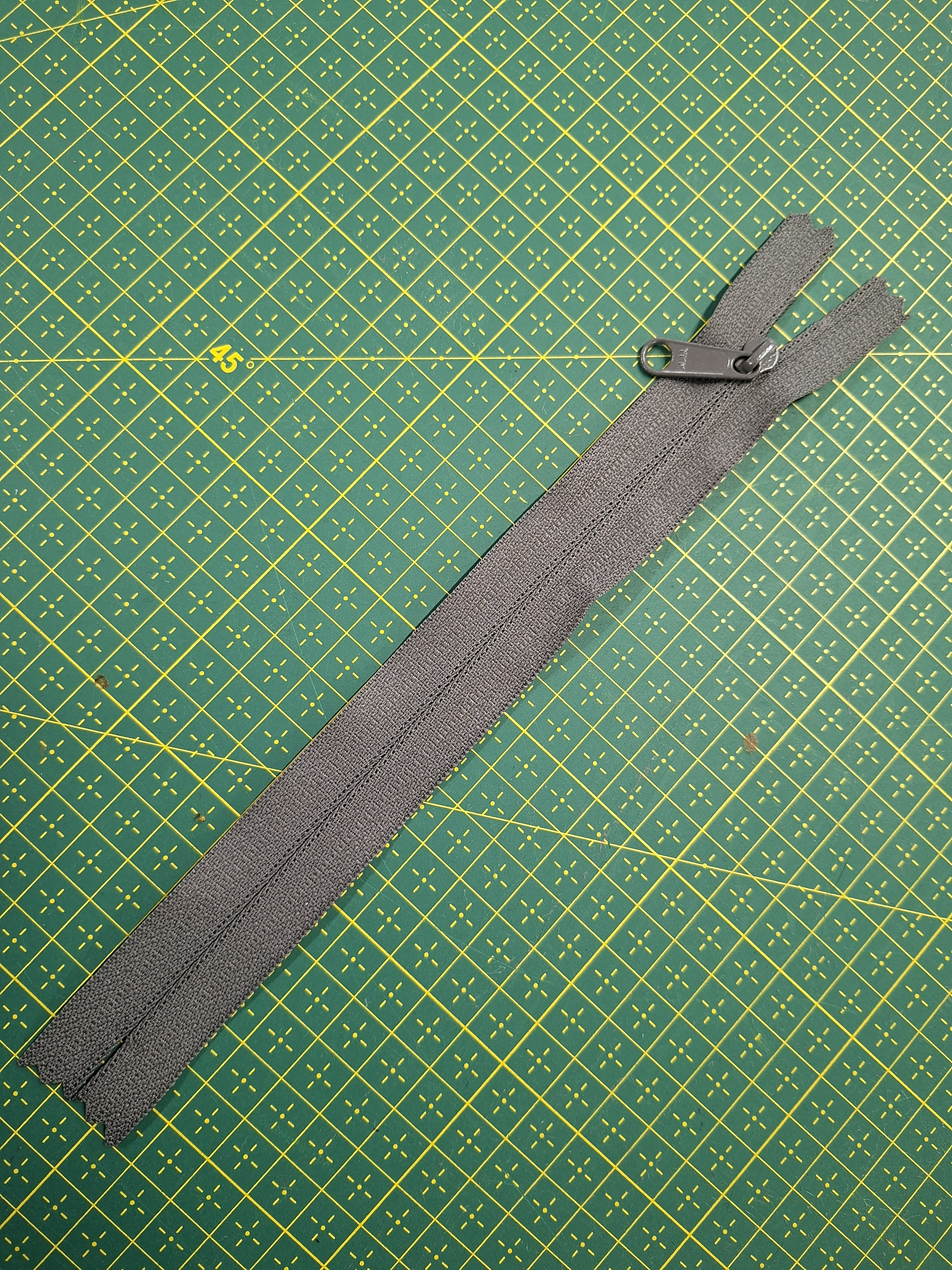 YKK #3 Coil Zipper - Grey - OPEN END (no stoppers) 20cm