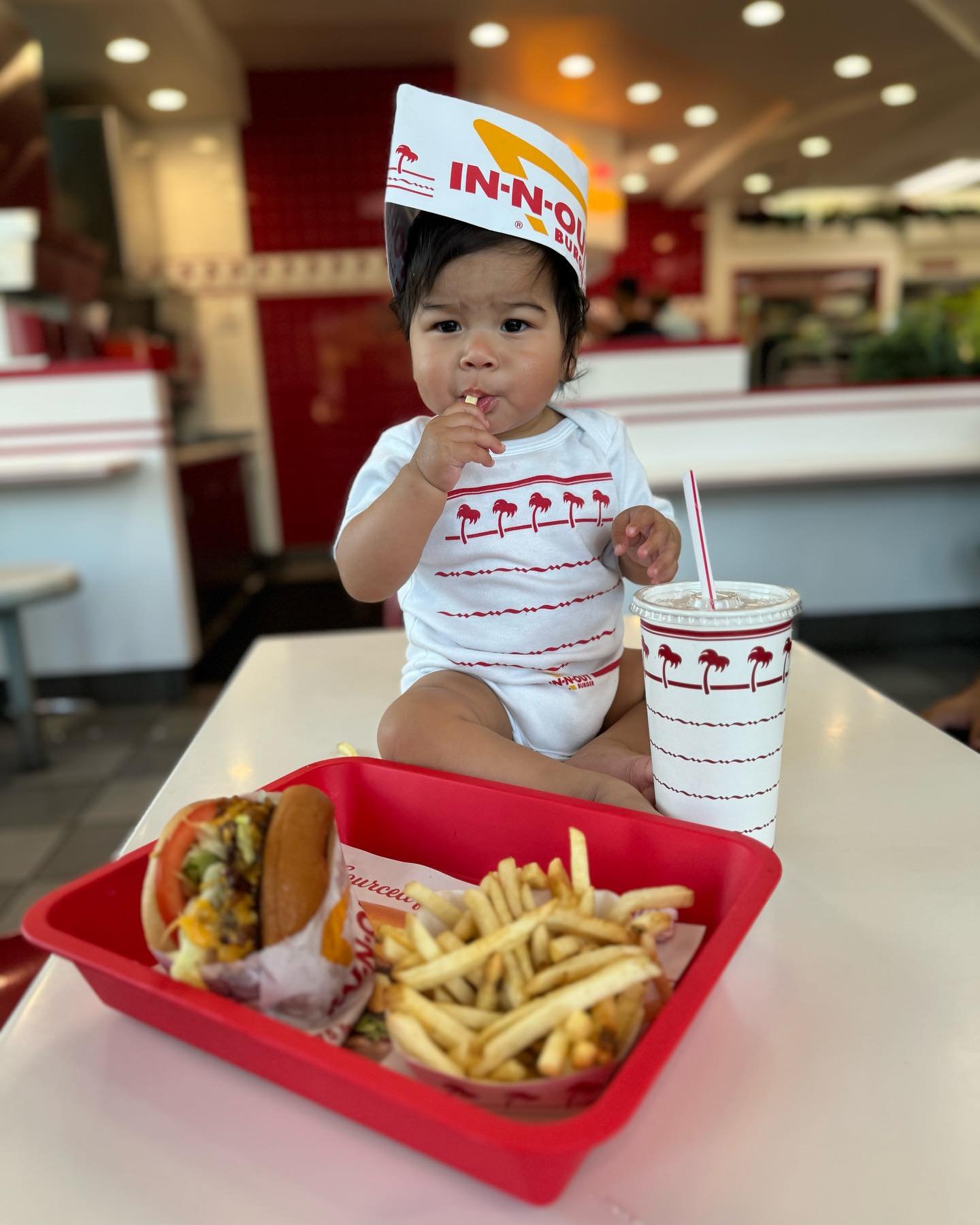 9 months IN-N-OUT 🌴 ☀️ 🍔 

You know we had to!! @innout 

#innout #california #losangeles
