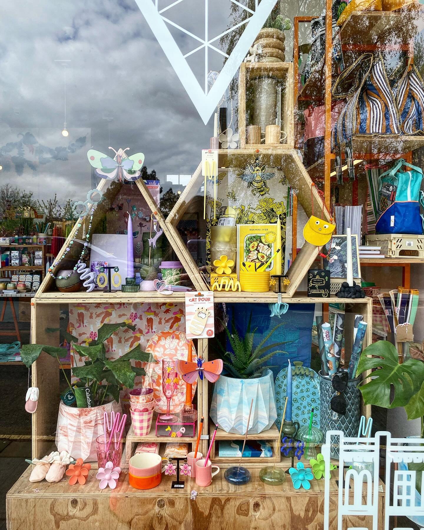 WINDOW DISPLAY - the latest display (made fresh this week) is mirroring some of the displays we have in the shop at the moment. Little pockets of colour 🌈 #myshoplife24