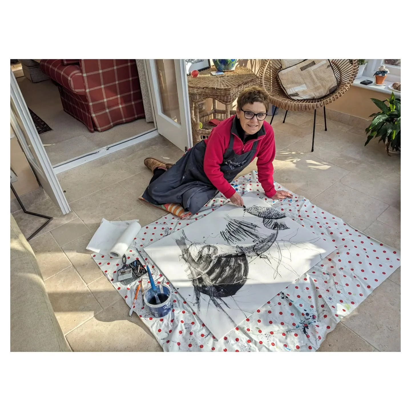 Enjoying the light in the conservatory on a cold winter day. I set myself up on the floor with paper and my charcoals, black and white pencils, ink and crayons, rubber and water.  Looking out through the windows I was just aiming to pick up on bold s