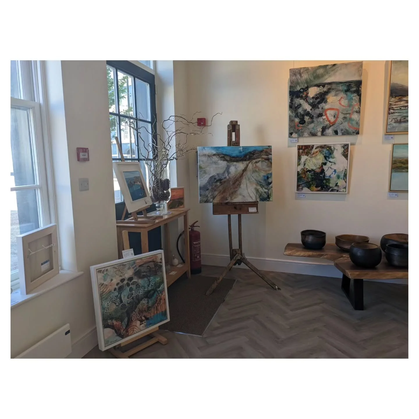 Some of my paintings in the exhibition @walnutgallerypoundbury  Running to 29th August.
@stellabawdenhollisart 

#abstractart #modernart #artforhome #dorsetartists #dorchester