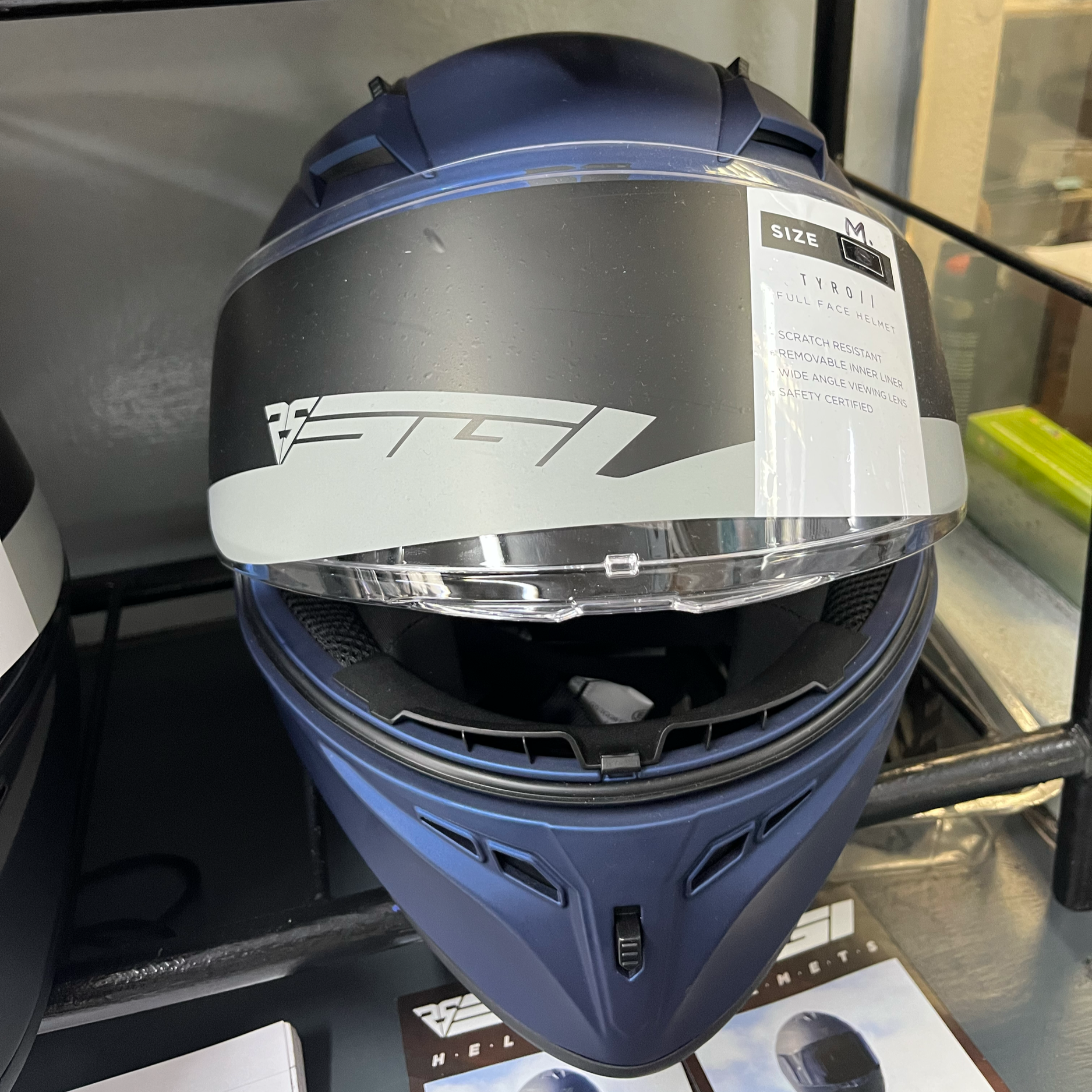SGI Helmet for R1 600
Size: M
Style: Tyro Element
Colour: Metallic Blue