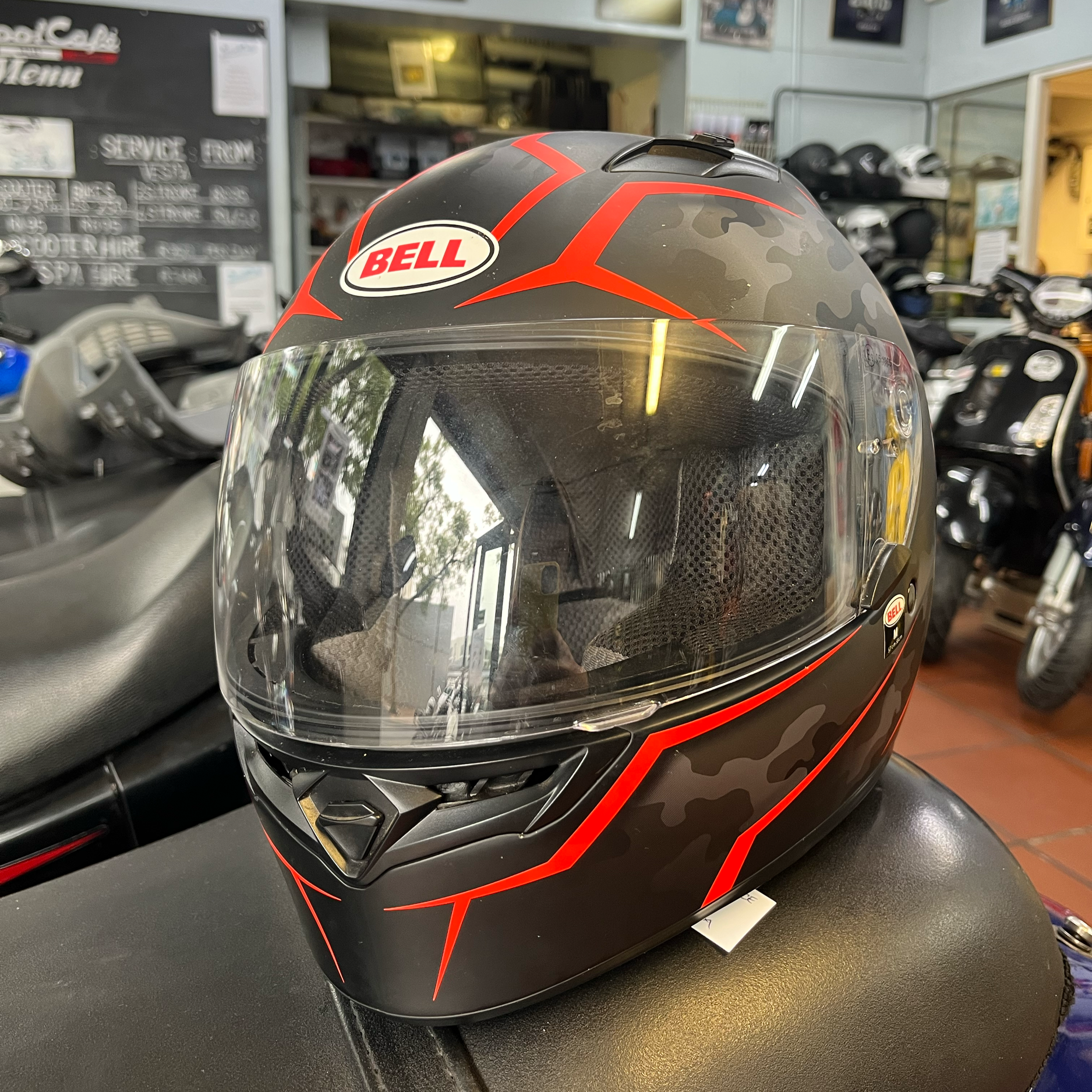 Bell Helmet (Secondhand) for R1 500
Size: M
Full Face
Colour: Black Camo